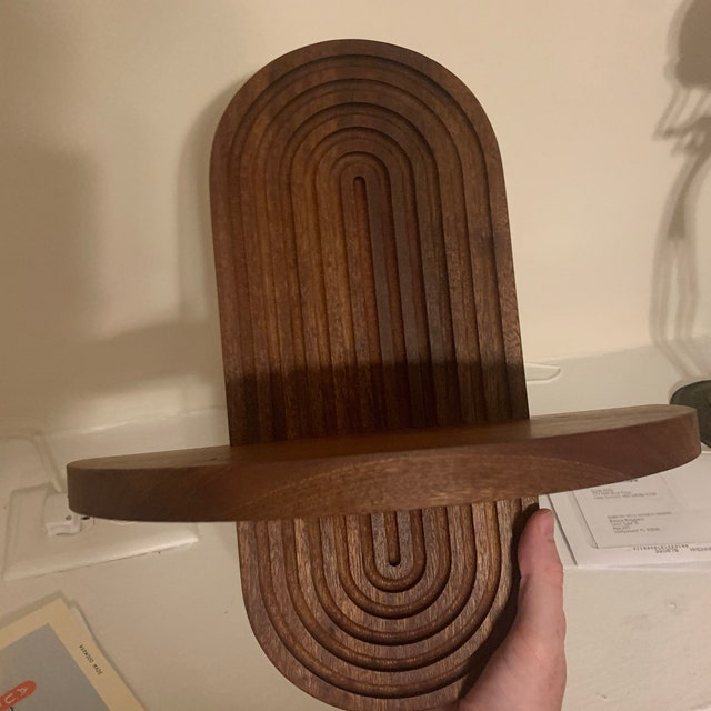 The Modern Wooden Shelf