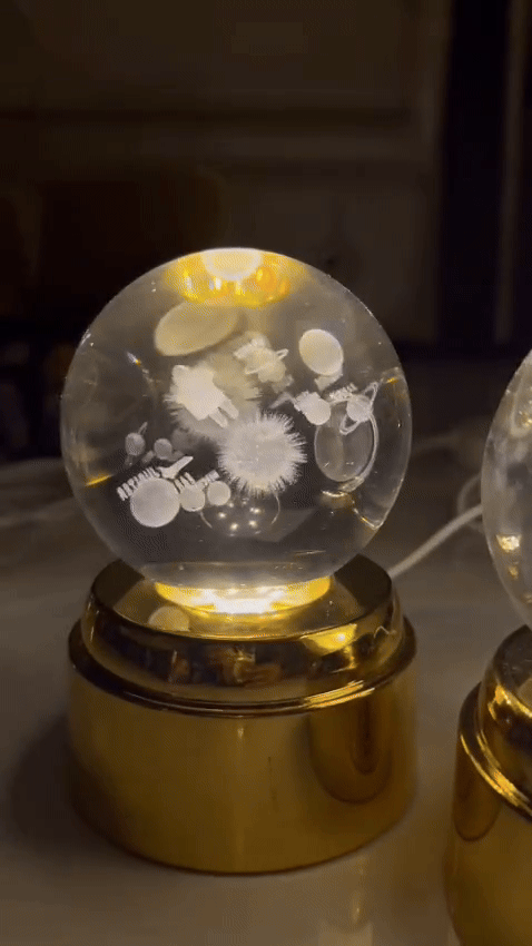 ROTATING CRYSTAL BALL LAMP