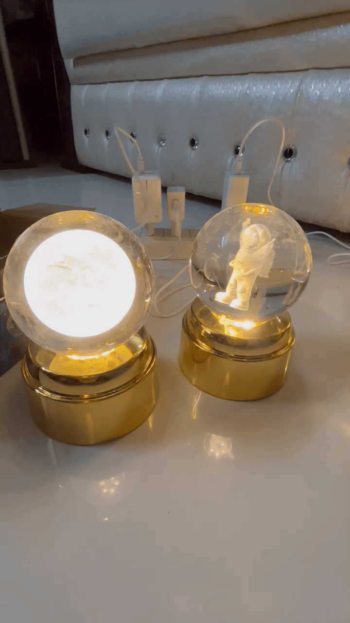 ROTATING CRYSTAL BALL LAMP