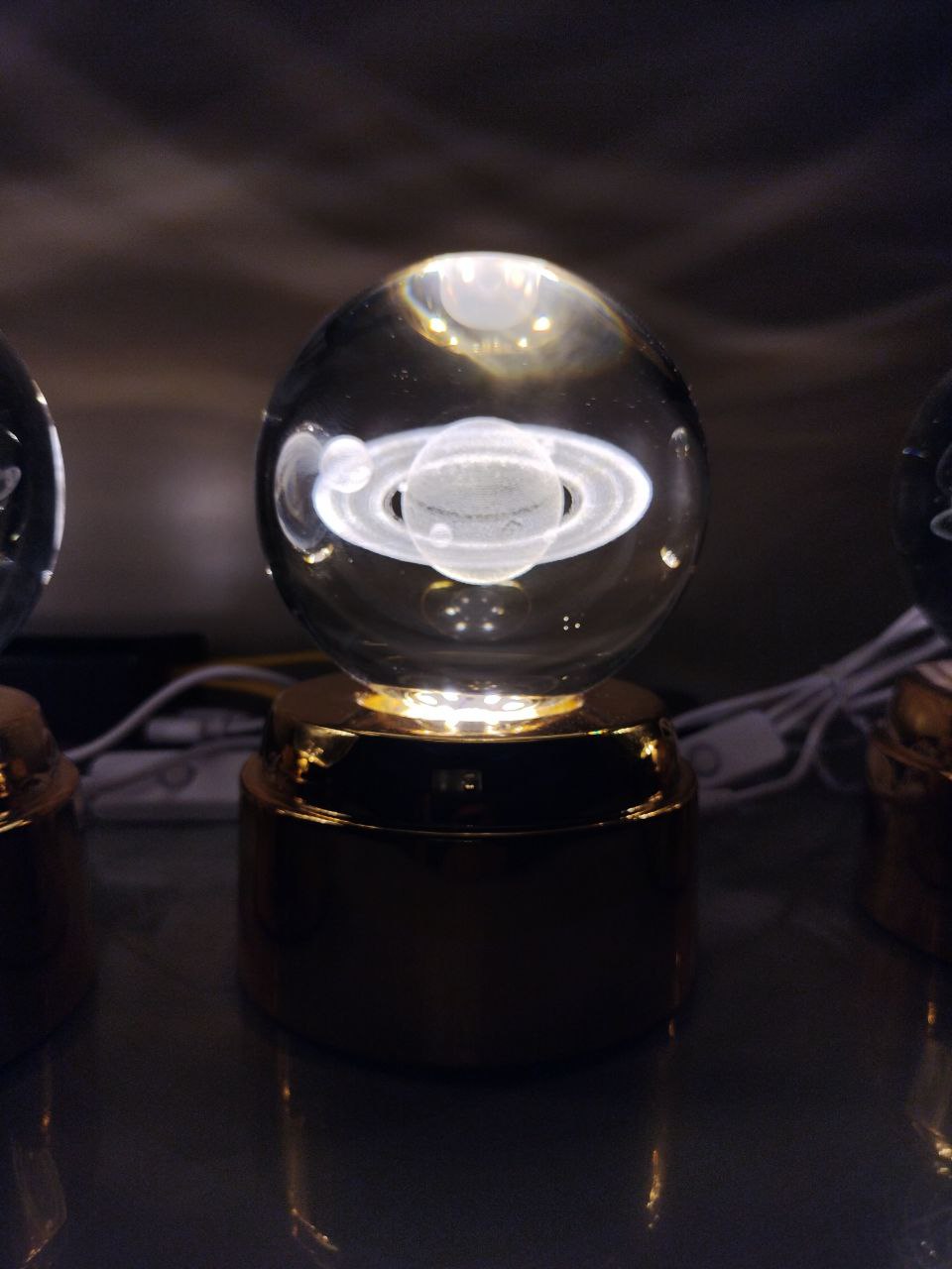 ROTATING CRYSTAL BALL LAMP